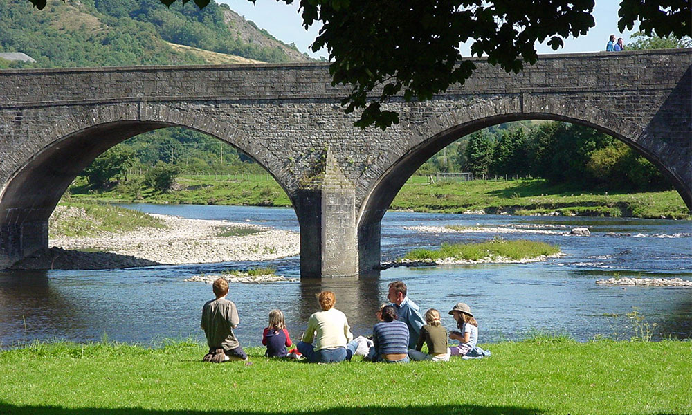 river picnic&nbsp;
