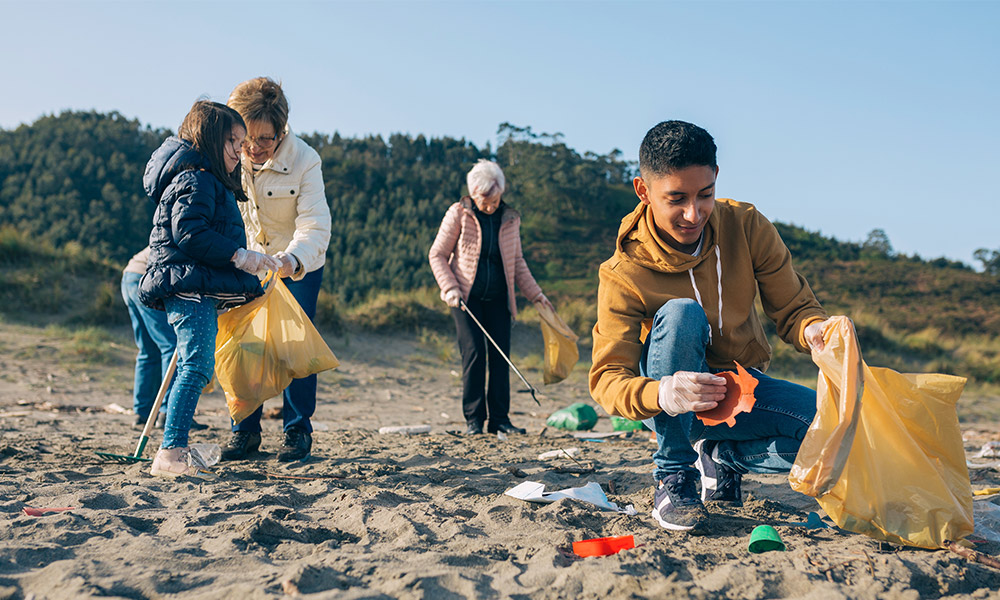 family litter pick beach
