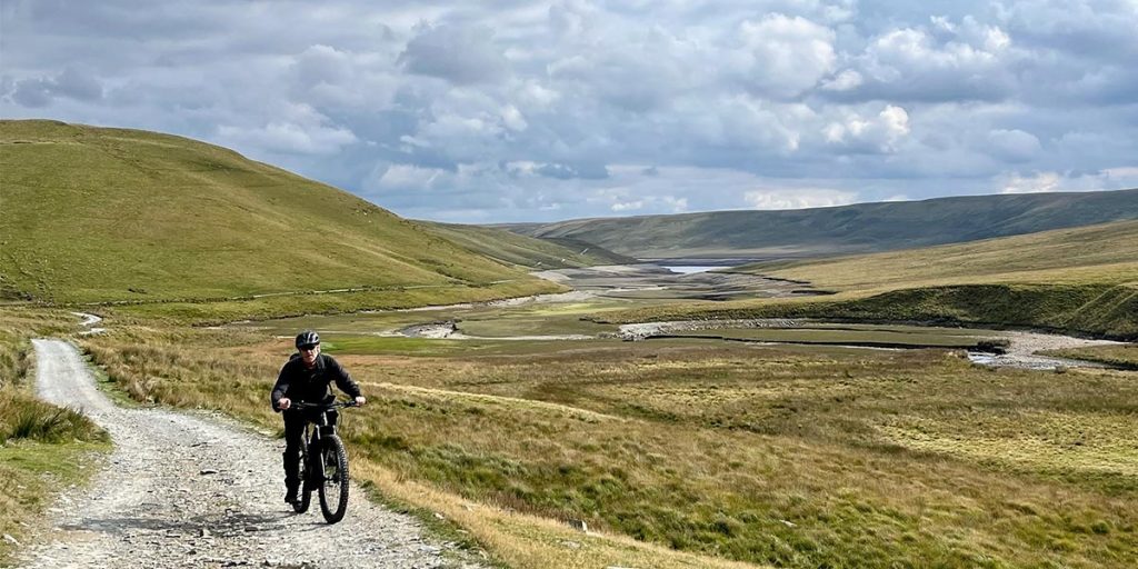 bikepacking-elan-valley-claerwen-reservoir