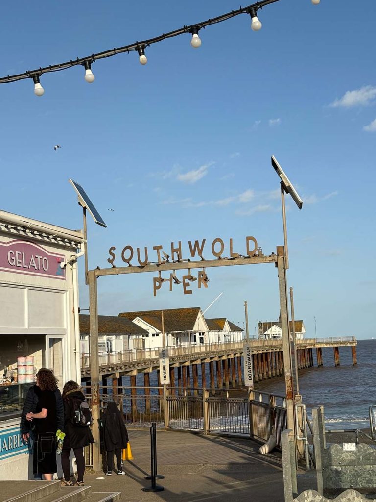 Southwold Circular Walk - image 11 pier