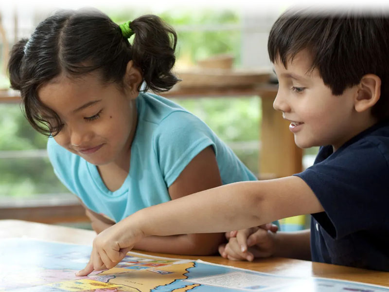 Primary school pupils learnings about maps