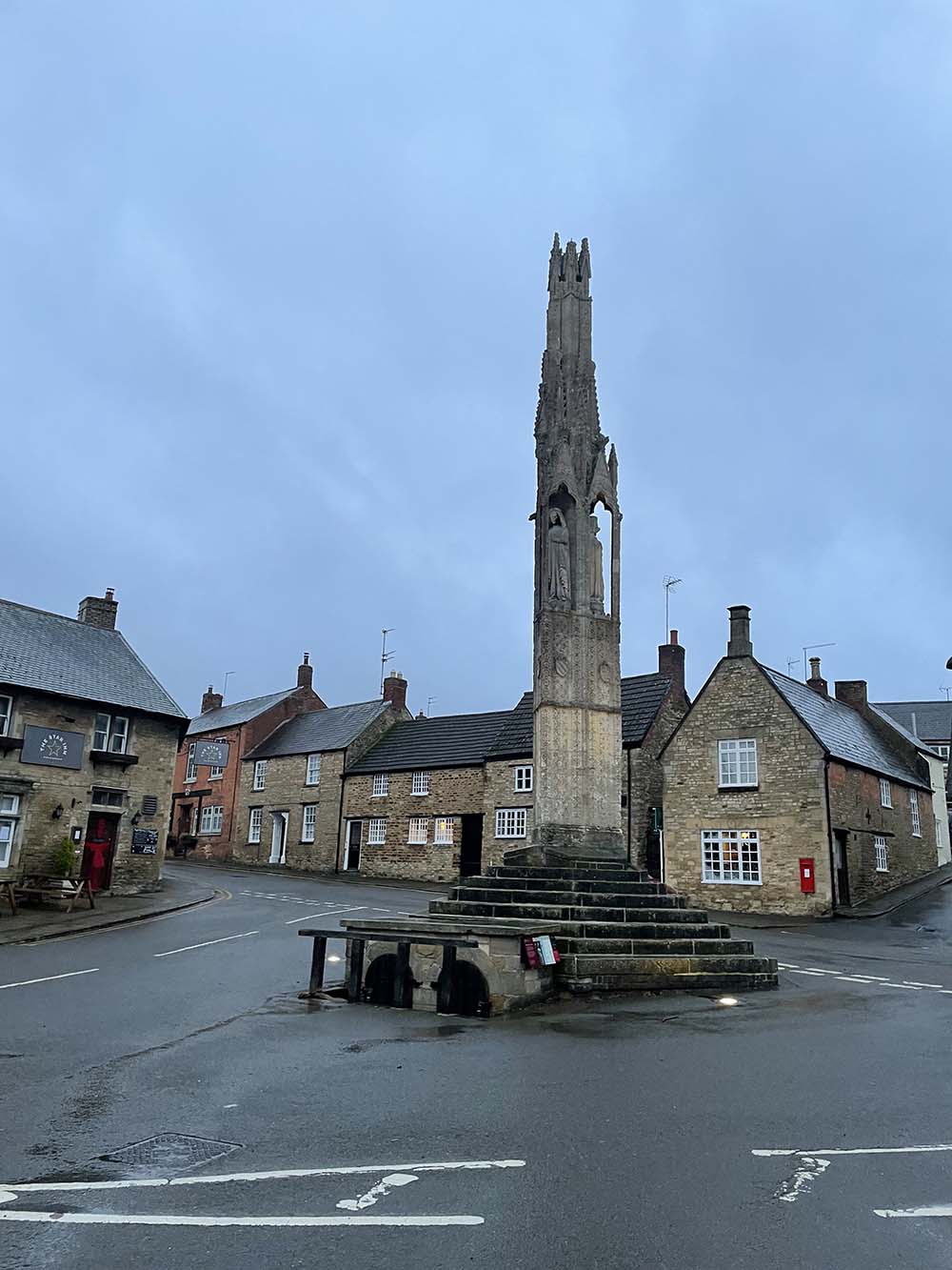 the geddington eleanor cross