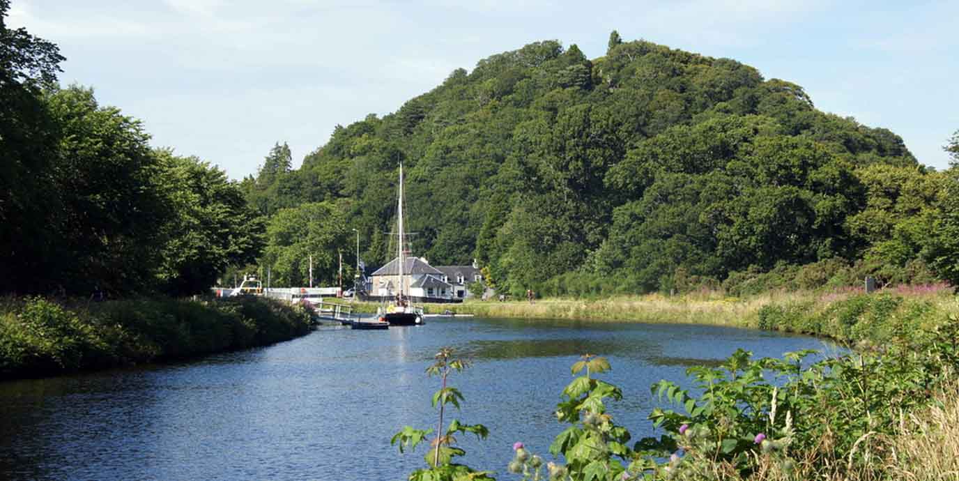 Tomnahurich Cemetery Hill
