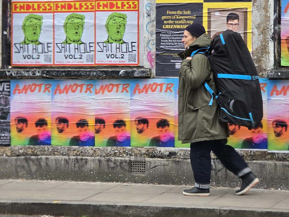 carrying a paddleboard through london