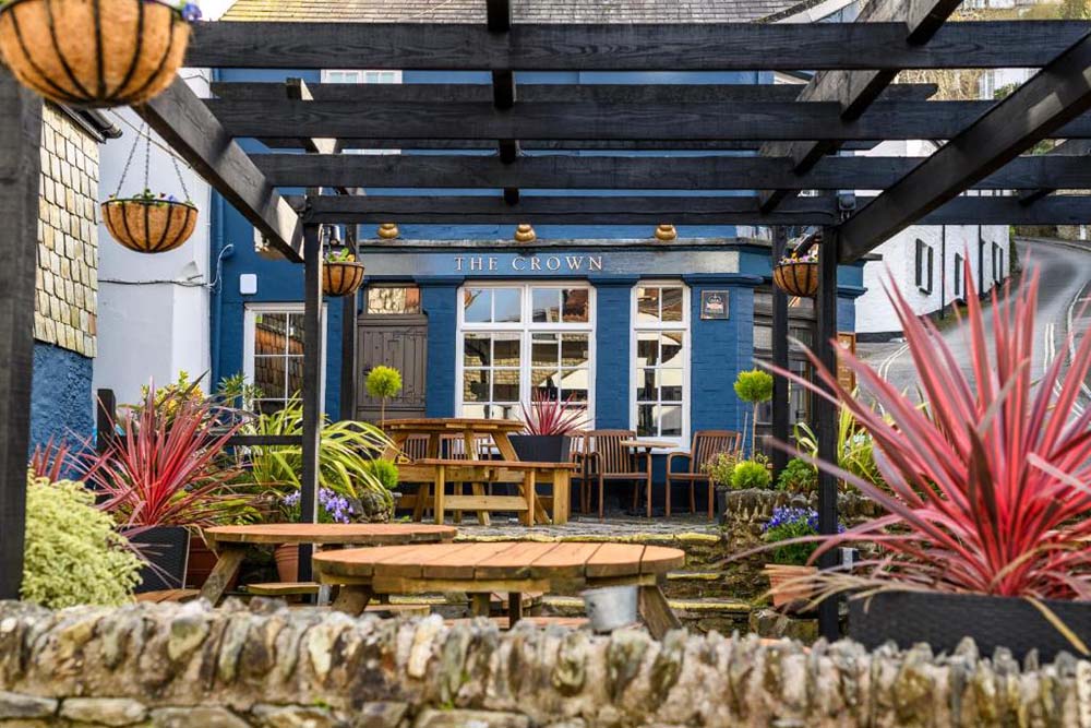 Pint Size Walks 6. the crown hotel - lynton