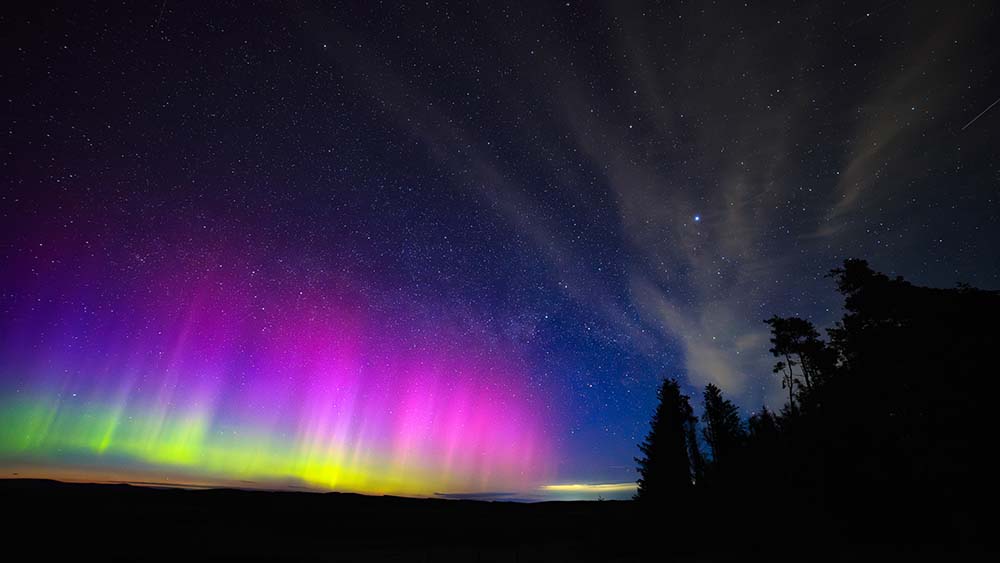 Aurora Borealis lighting up the Northumberland landscape